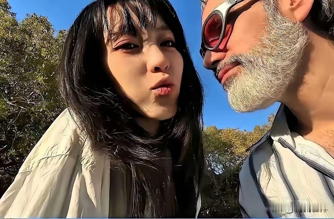 这是谁家国外留学的闺女呀，应该是烧了高香，祖坟上冒了青烟，才会有如此火辣疯狂的跨