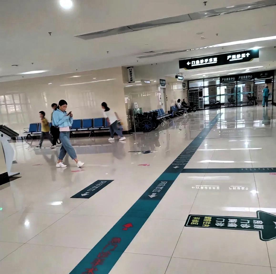 39岁新疆女子查出宫颈癌，来北京看病，医生让她回去吧，费用太高！女子崩溃大哭，不