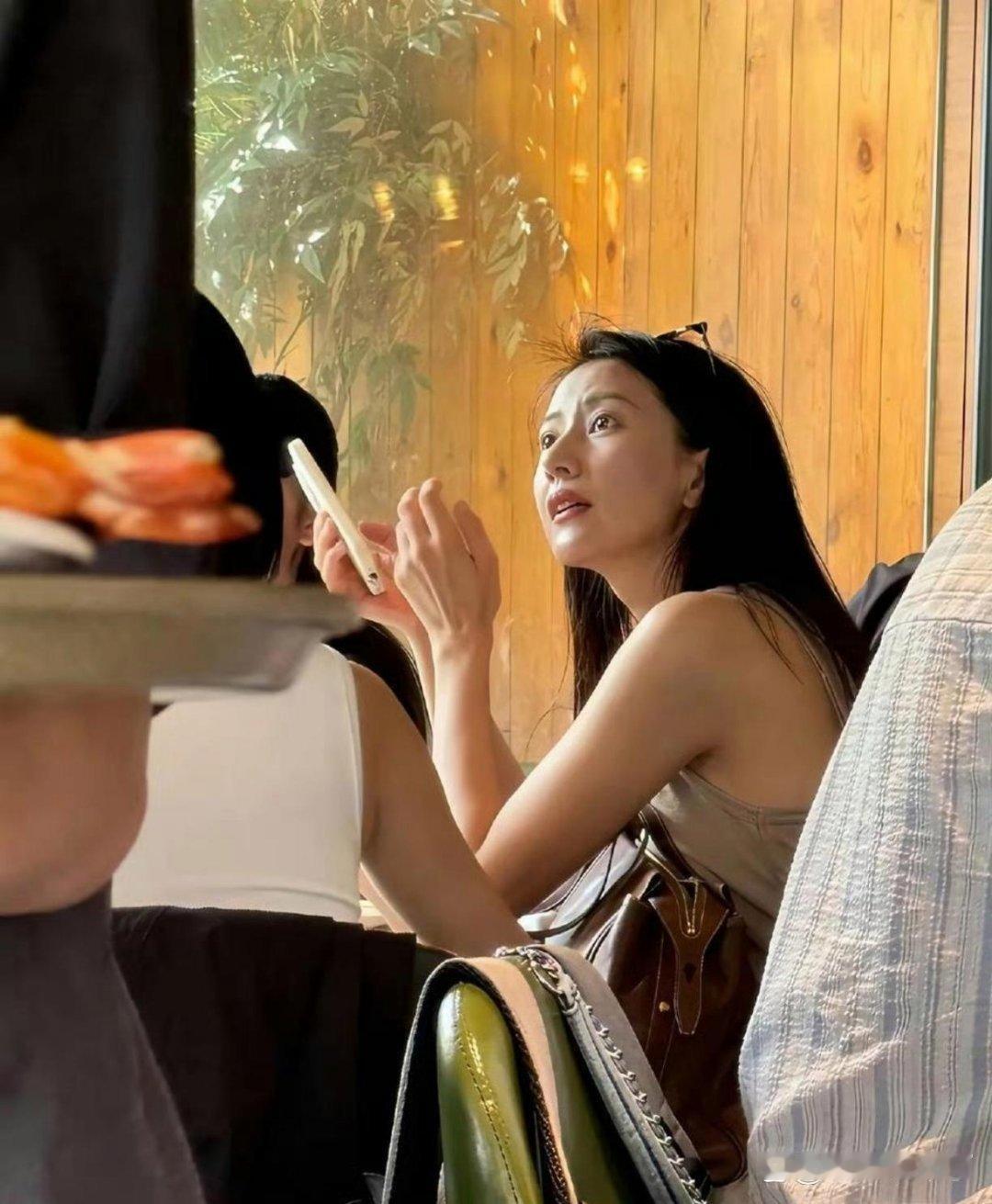 高圆圆线下生图直出，美貌暴击呀！