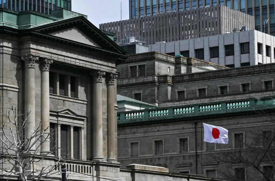 日本官宣31年最强加息，央行行长离奇缺席甩锅，复刻90年崩盘剧本，这次日本彻底没