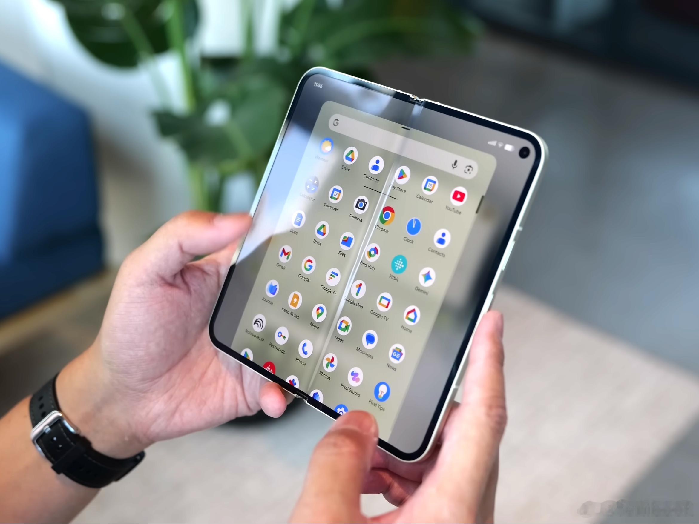 虽然说谷歌Pixel10ProFold通过全新设计的无齿轮铰链提升了折叠