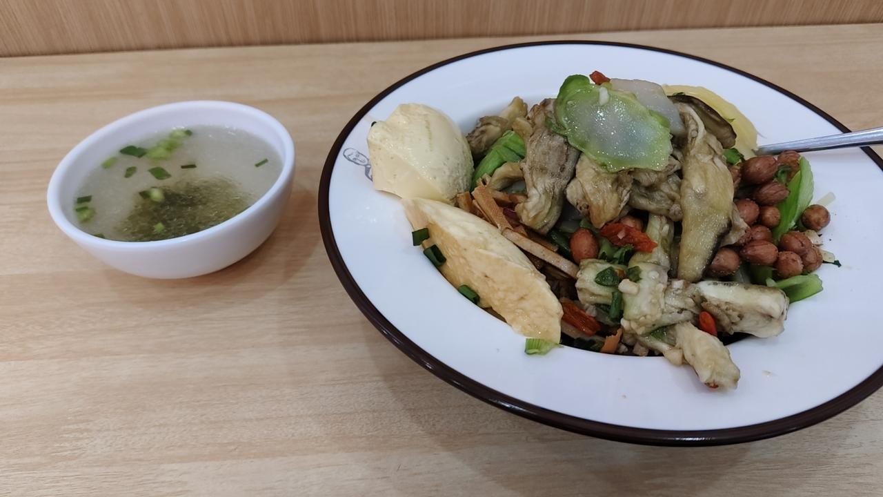 成都的猪脚饭，好好吃