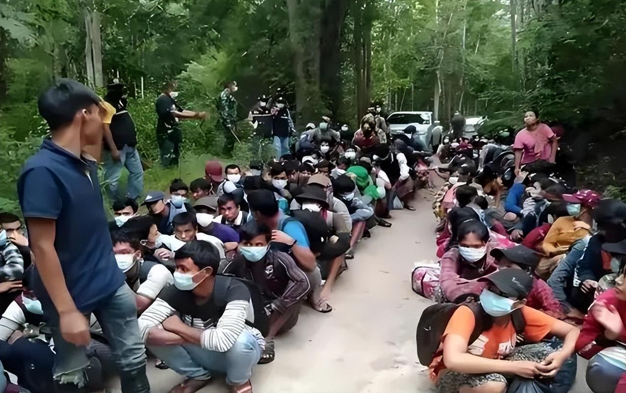 以为奴隶制早已被扫进历史的垃圾堆？大错特错。在这个看似文明的现代社会，一条充满血