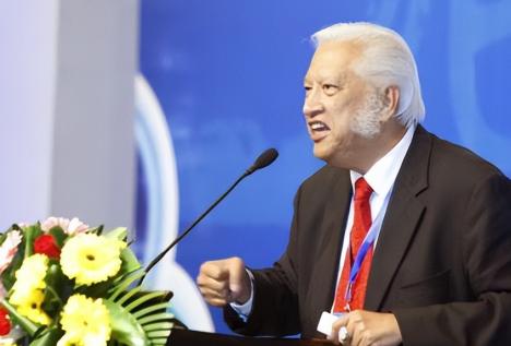 “我没有一丝一毫的中国血统,但是我有100%的中国心,我将用一生来报答中国。”印