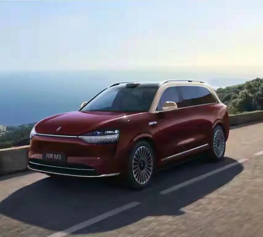 我要是工作100000+，我就毫不犹豫买一辆问界M9，工资决定家庭地位：1、工