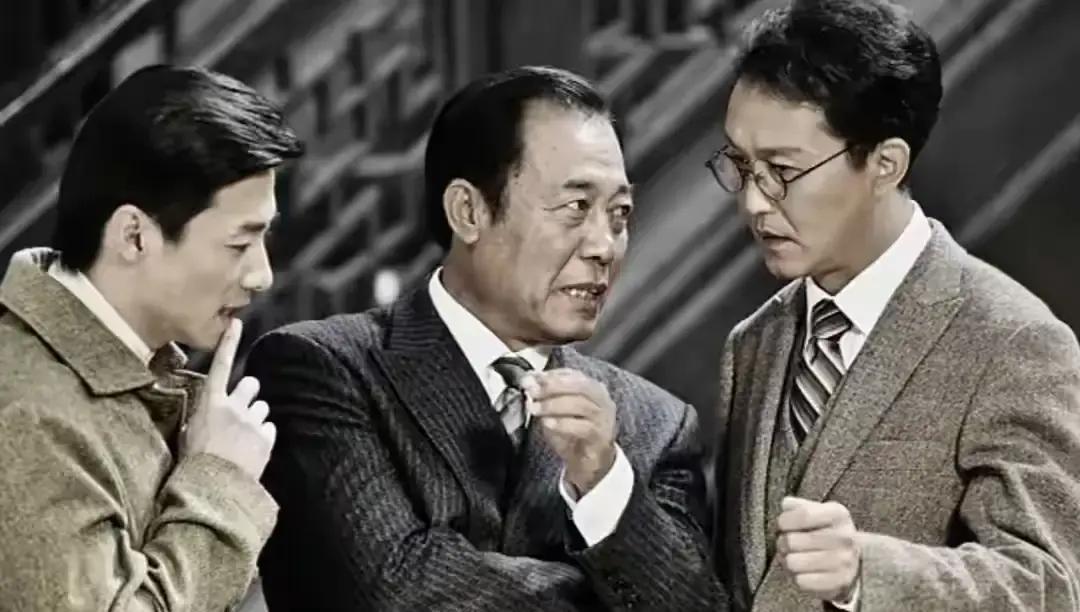 吕宗方去南京，明面上说去干掉叛徒李海丰，其实是顺带把南京地下网的“老鼠洞”全翻一