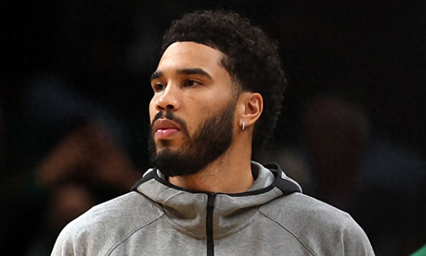 凯尔特人球星塔图姆接受了媒体采访，他表示希望在本赛季实现复出，并正在积极争取。