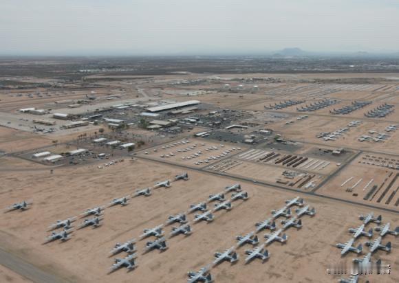 世界上最大的飞机坟场位于美国亚利桑那州的图森市，那里停放着超过4000架退役飞机