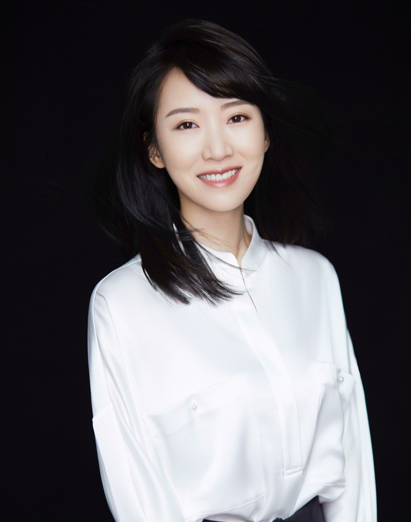 2005年李念拿到女一号进组，但是一周都没有她的镜头，打听之后才知道剧组的暗示，她把自己关到房间哭了
