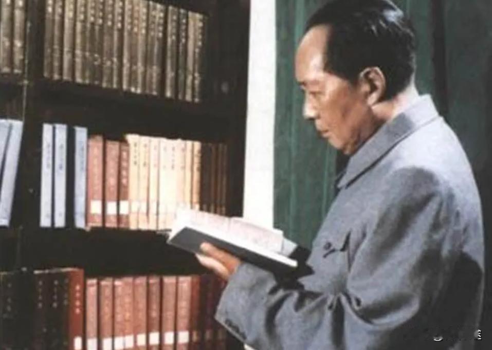 毛主席如何评价《封神演义》？毛主席对古典小说情有独钟，尤其是那些神神鬼鬼的