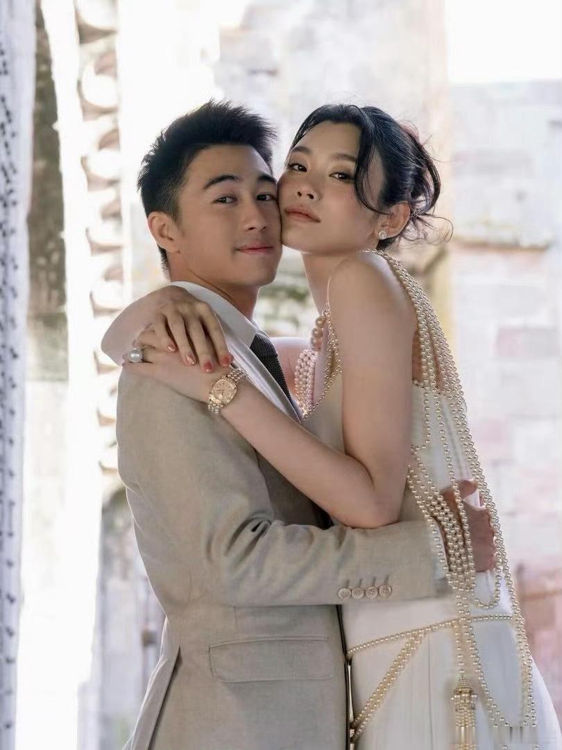 奚梦瑶爸爸仪态身形真的很优越了羡慕奚梦瑶何猷君以后的小孩