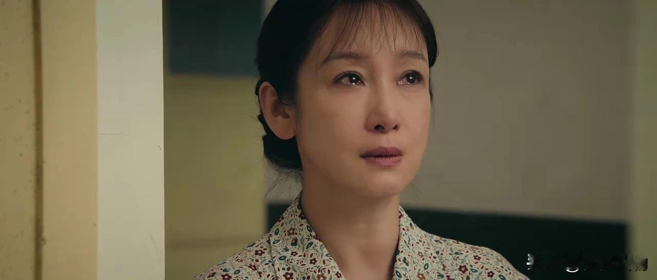 张嘉益演技封神啊，一句台词，一个下跪，两行眼泪，直接看哭观众。《主角》全员演技