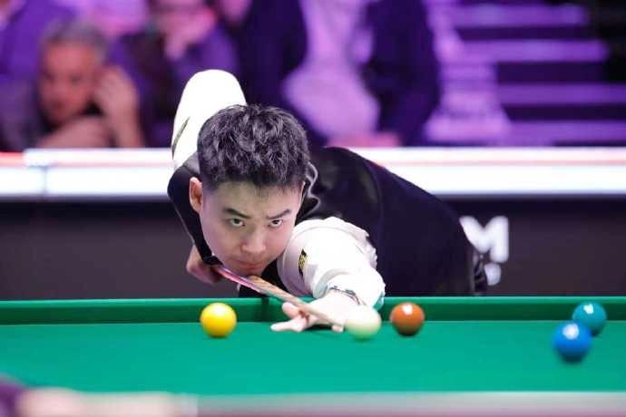 斯诺克苏格兰公开赛首日战报，蓝裕豪爆冷，吴宜泽速胜，雷佩凡险胜，中国球员9人晋级