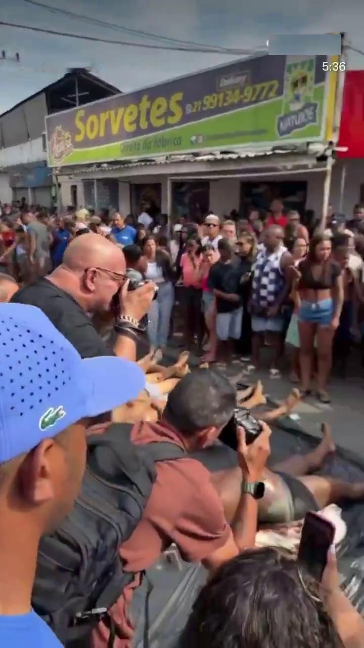 已经引发全球震惊,战死121人,40人陈尸街头,巴西疯狂巷战:警匪都不活了!南