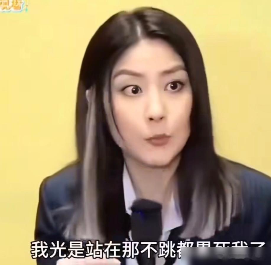 陈慧琳最近在采访里，像个普通师奶一样开玩笑。说老公出差，不让她带钻石包包。说
