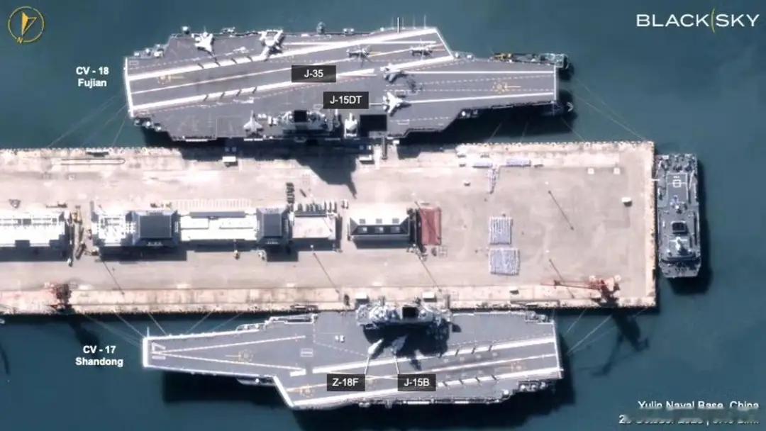 香港媒体称，外界预料，中国海军第三艘航空母舰“福建号”将在海南三亚举行正式服役仪