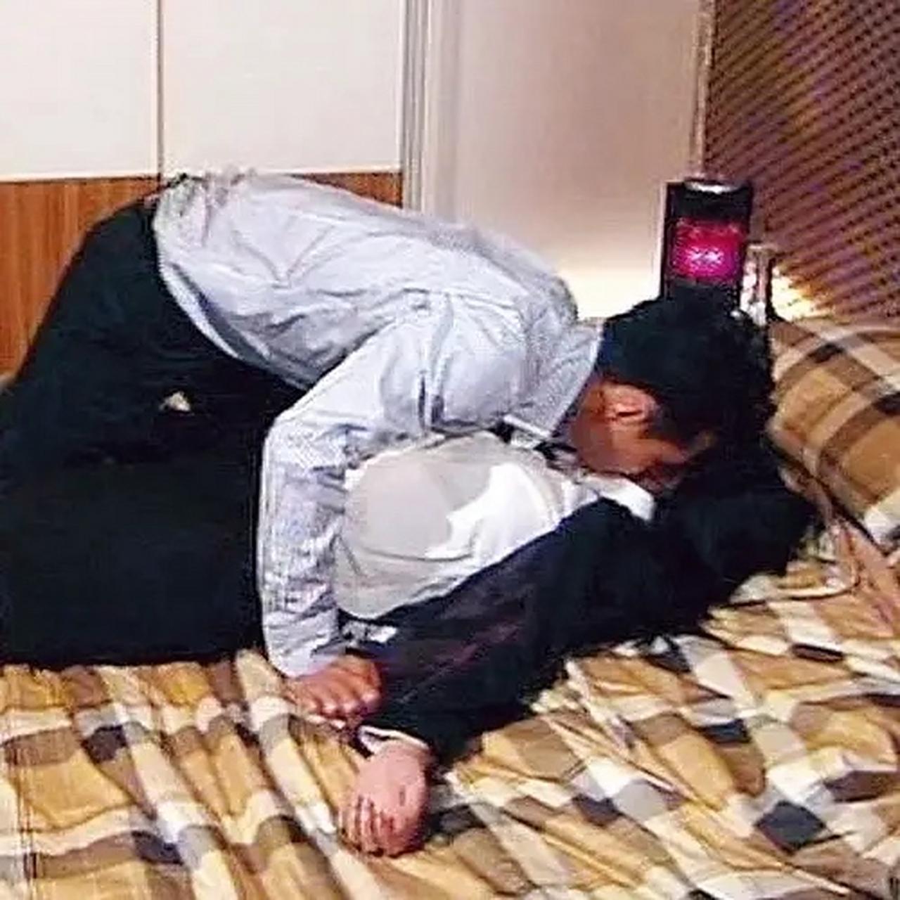 白嫖成瘾！广东深圳，女保险业务员为了促成大额保单，无奈妥协与男客户发生关系，却遭