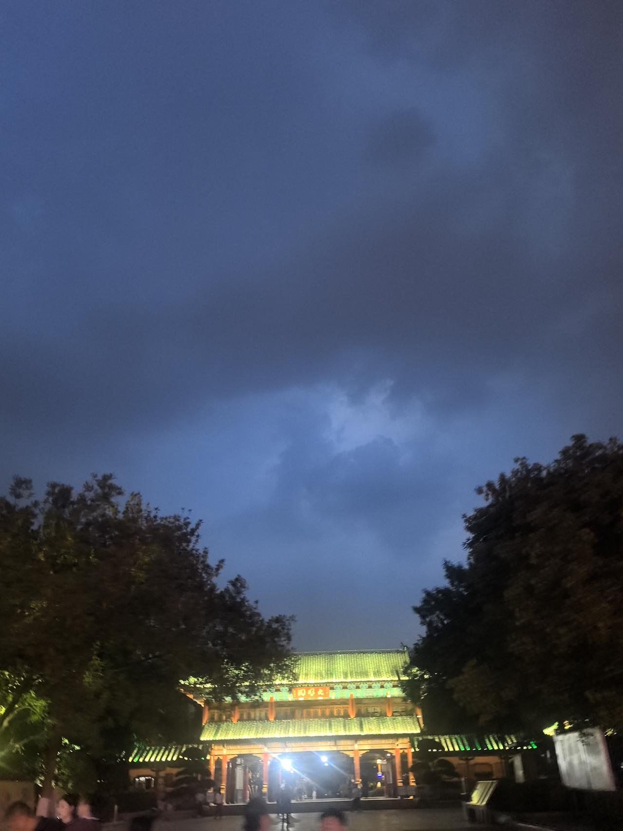 6月9日傍晚的济南