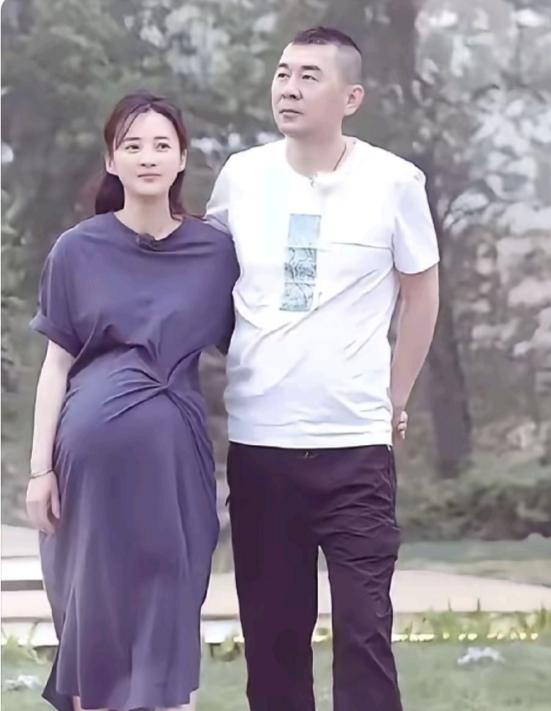要说娱乐圈里真正的“郎才女貌”，陈建斌和蒋勤勤这对夫妻绝对算得上标杆。陈建斌