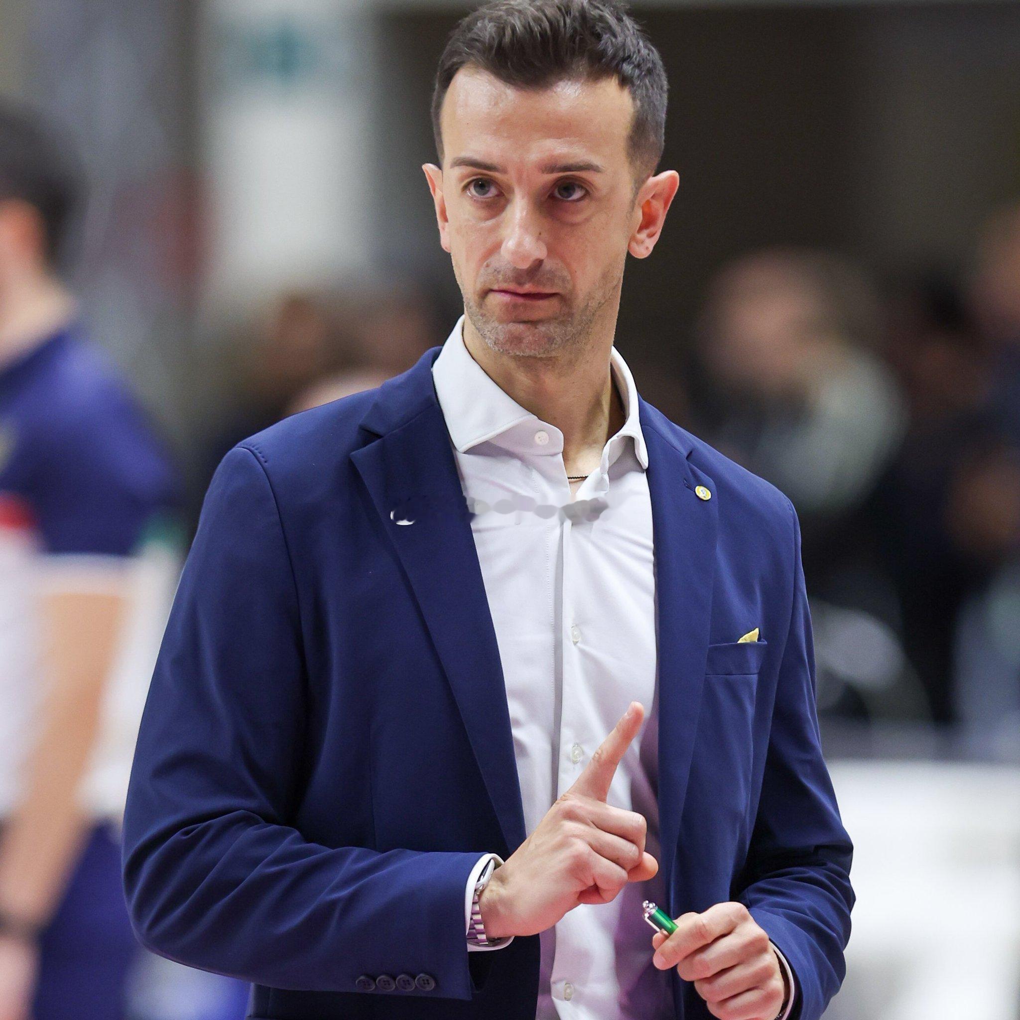 桑塔雷利在过去的3个月里输掉了3场决赛❌1-3x斯坎迪奇x世俱杯❌2