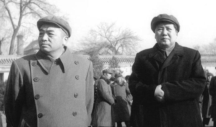 1952年11月，彭德怀元帅从朝鲜战场回国述职，见到毛主席以后愤怒地说:“主席，
