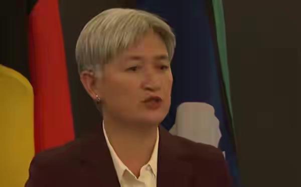 4月29日，正在华访问的澳大利亚外长黄英贤透露，“我可以确认……中方正在促进澳大