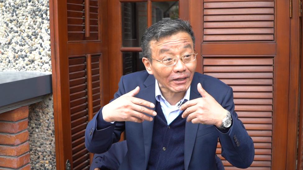 复旦大学教授王德峰，再次抛出惊人“言论”！他说：“今日之中国纵欲汹汹，各种欲望，