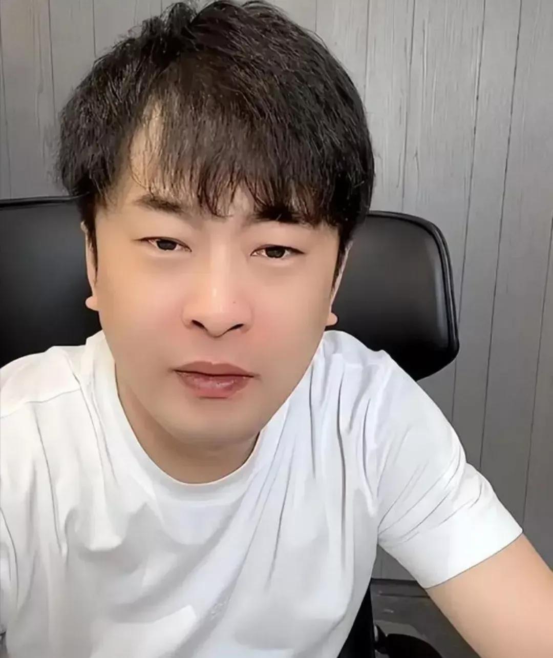 辛巴要是稍微聪明些，就不会以生病为借口宣称退出直播界了。我认真思考了一下，越想越