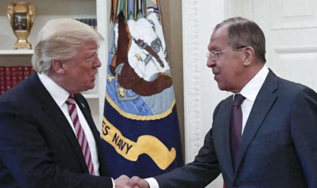 你能想象吗？你花了半辈子，战战兢兢，在克里姆林宫里当间谍，都快摸到权力之巅了。结