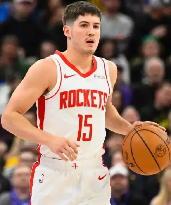 保罗跟快船商量换队，火箭是候选之一。别觉得保罗老得不行了，他控场和带人的本