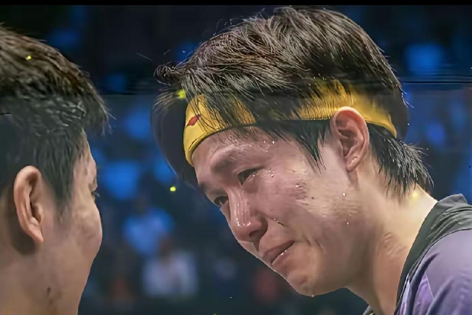 这滴眼泪，是王楚钦给乒乓球最滚烫的情书💛看到这张照片，我没先心疼，而是先