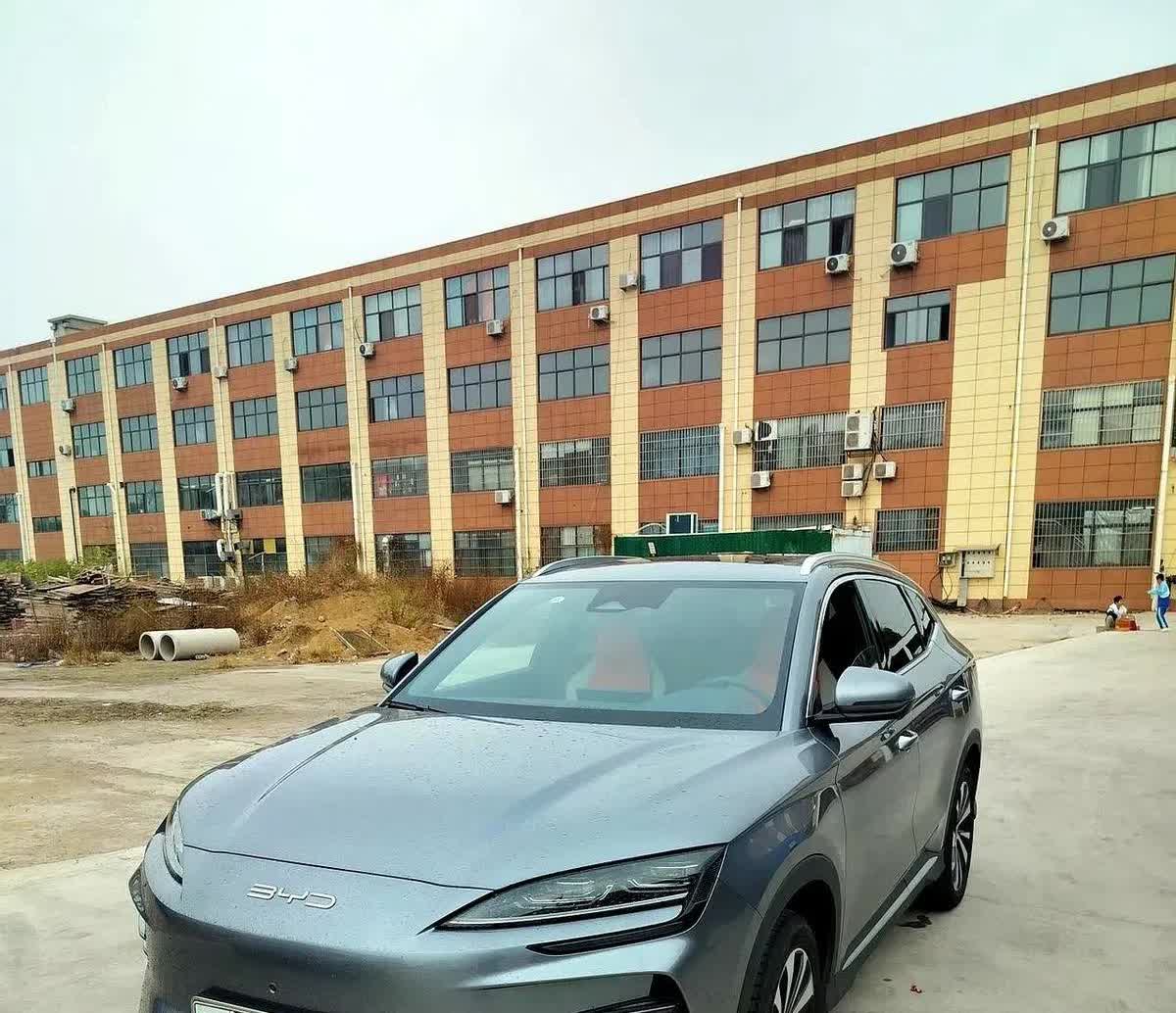 比亚迪现在估计生产线都停不下来。它怎么也不会想到，降价力度越调越低，20