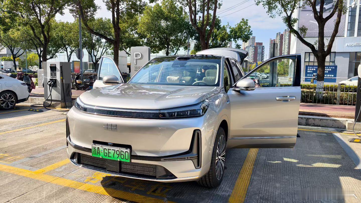 手握银河M9，东南西北全都有先杀趟义乌，囤点货切。然后再去龙游买点小辣椒。🌶️