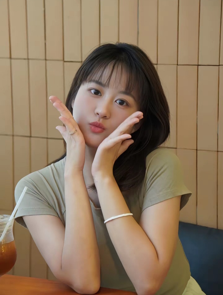 好甜的妹子