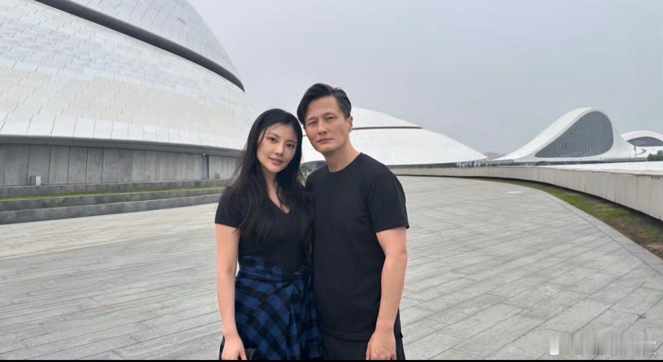 徐冬冬尹子维又有喜讯了CP粉的春天来了！尹子维在线答网友问，亲自确认杭州婚礼地