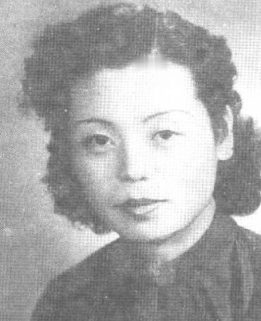 1970年，陈独秀58岁的女儿陈子美身绑5个空油桶，带着小儿子偷渡香港，9个小时
