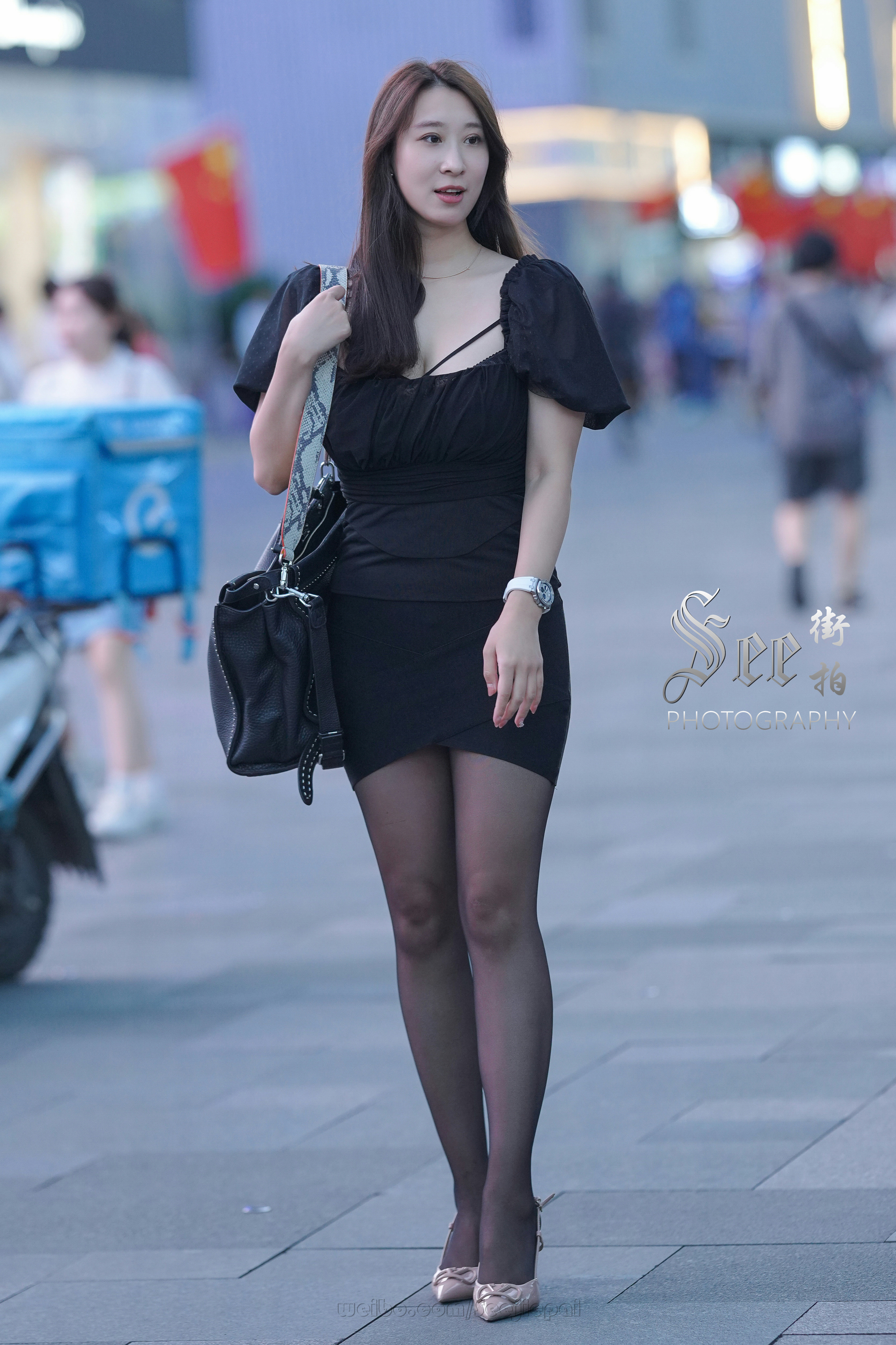 黑色修身裙，知性魅力美~~​​​