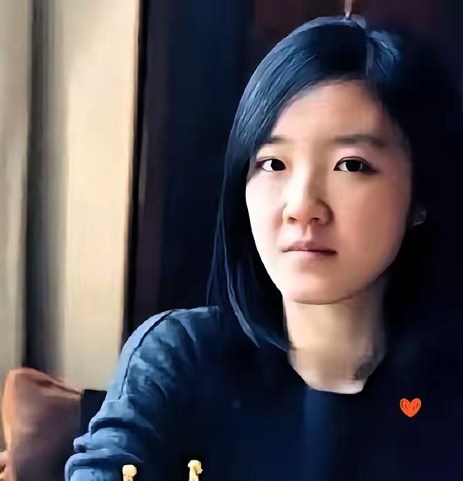 号外！号外！黄芊芊突然宣布了，她不会为美国企业工作，而且已经两次拒绝了海外高薪