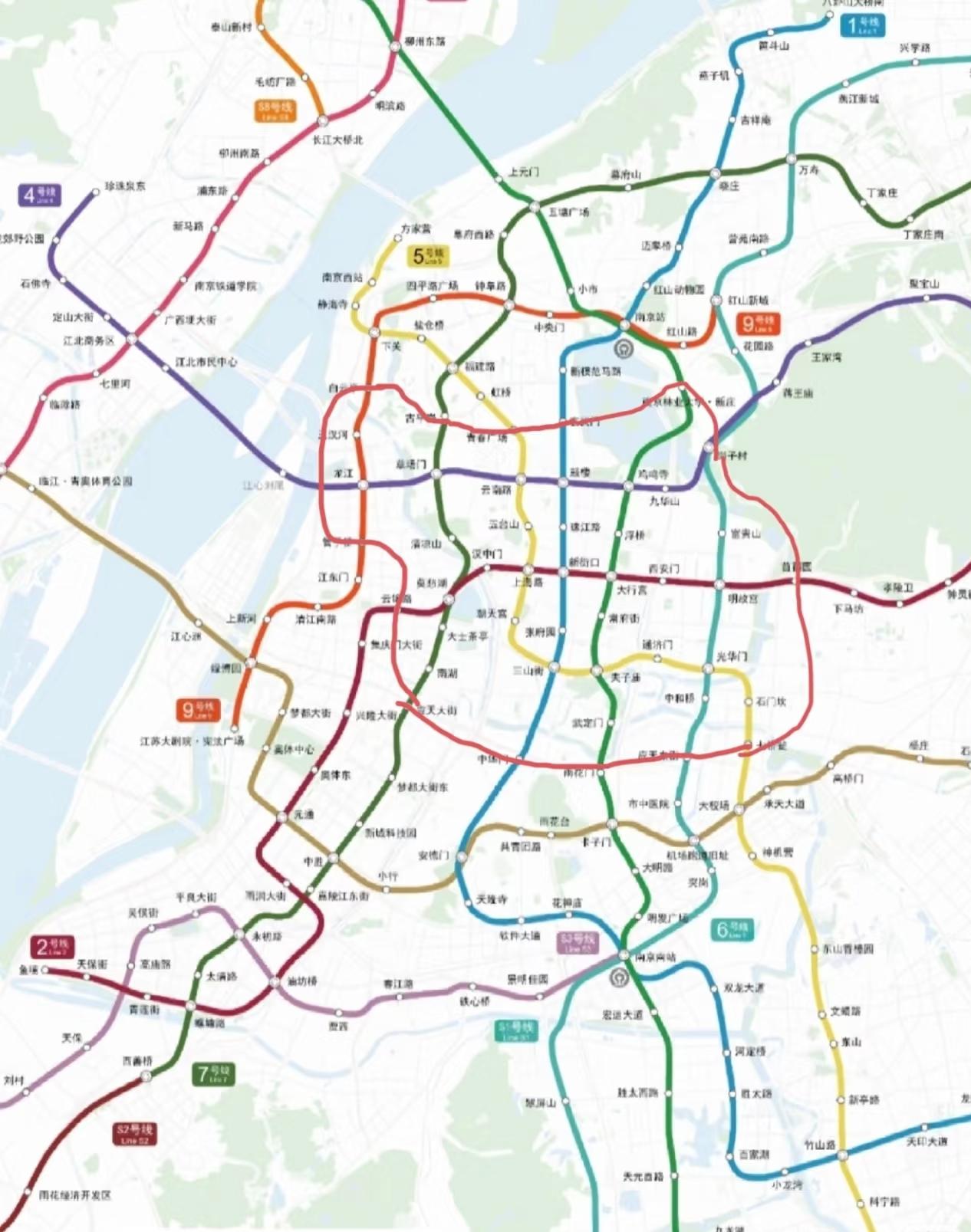 南京，这么多纵向线却没有仙林到江宁的纵向，一定要去市区绕一圈[捂脸哭]