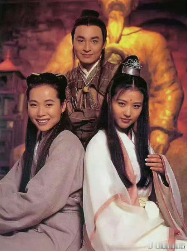 那还是贾静雯比较贴，叶童不否认演技，还是演许仙比较合适，被周芷若的美色比下去了