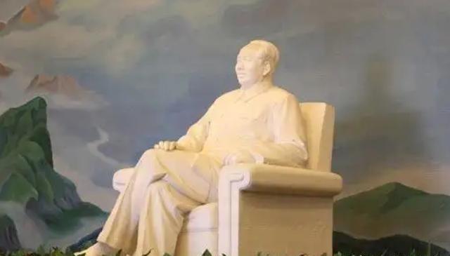 有人提议在全国范围内拆除毛主席塑像，是谁提议的，名字可以公开吗？谁敢拆除毛主席塑