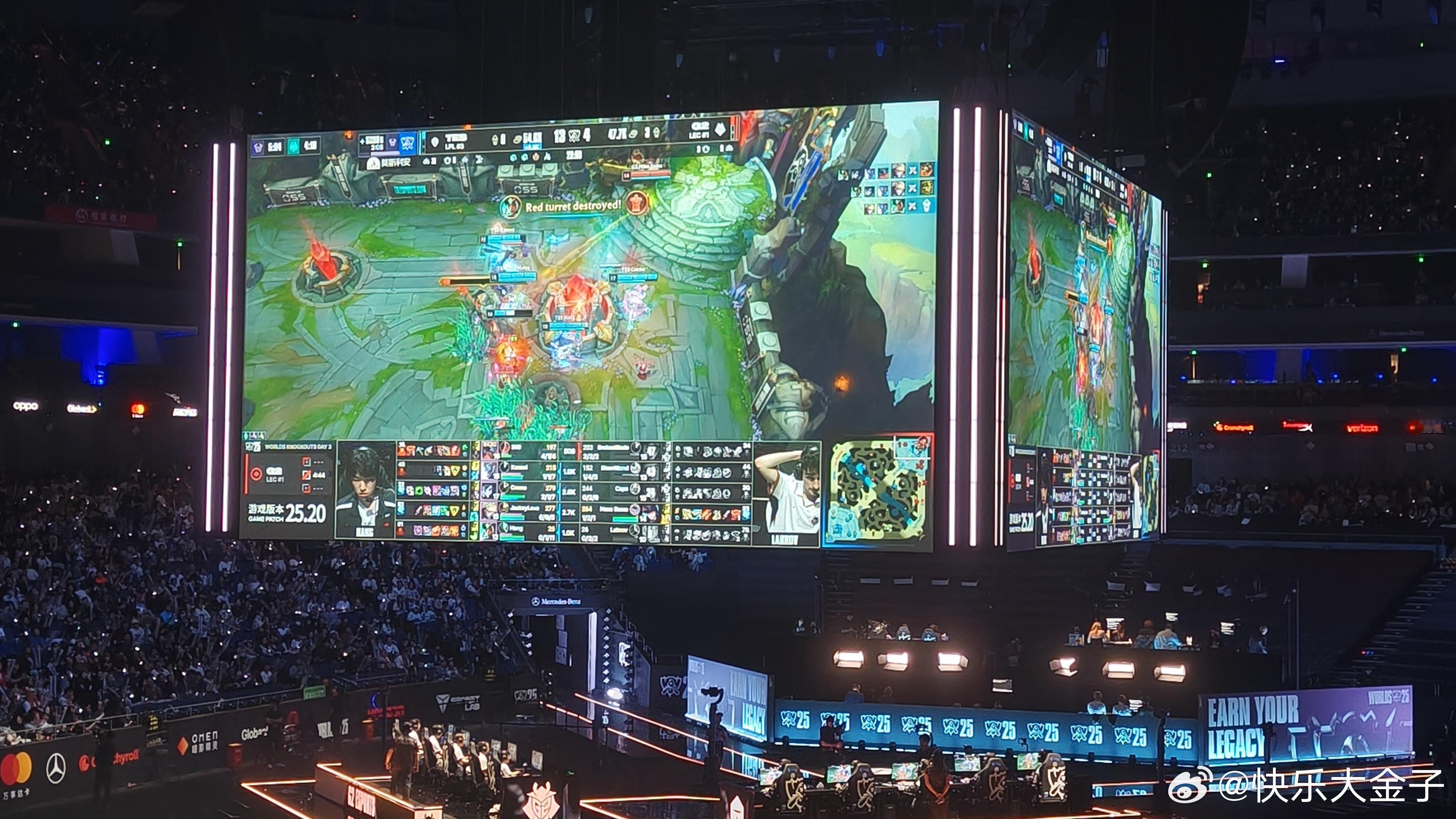 TES拿到赛点！这把JackeyLove的EZ很猛，TES没有控制，但打出pok