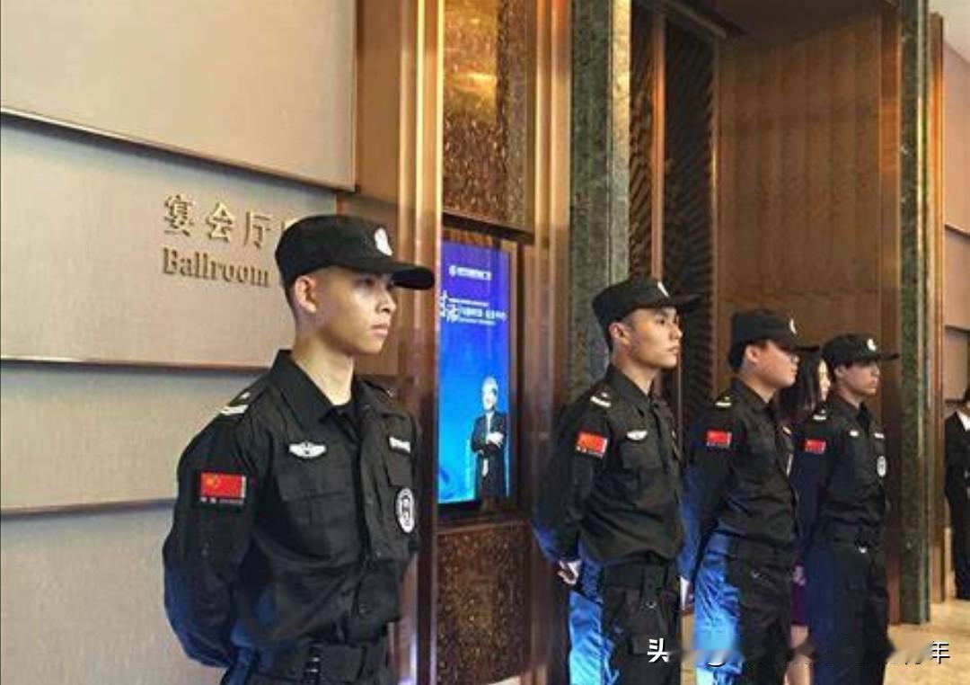 保安公司是真的黑！！！赚的都是些黑良心的钱。外包保安，其实就是两方分钱，苦