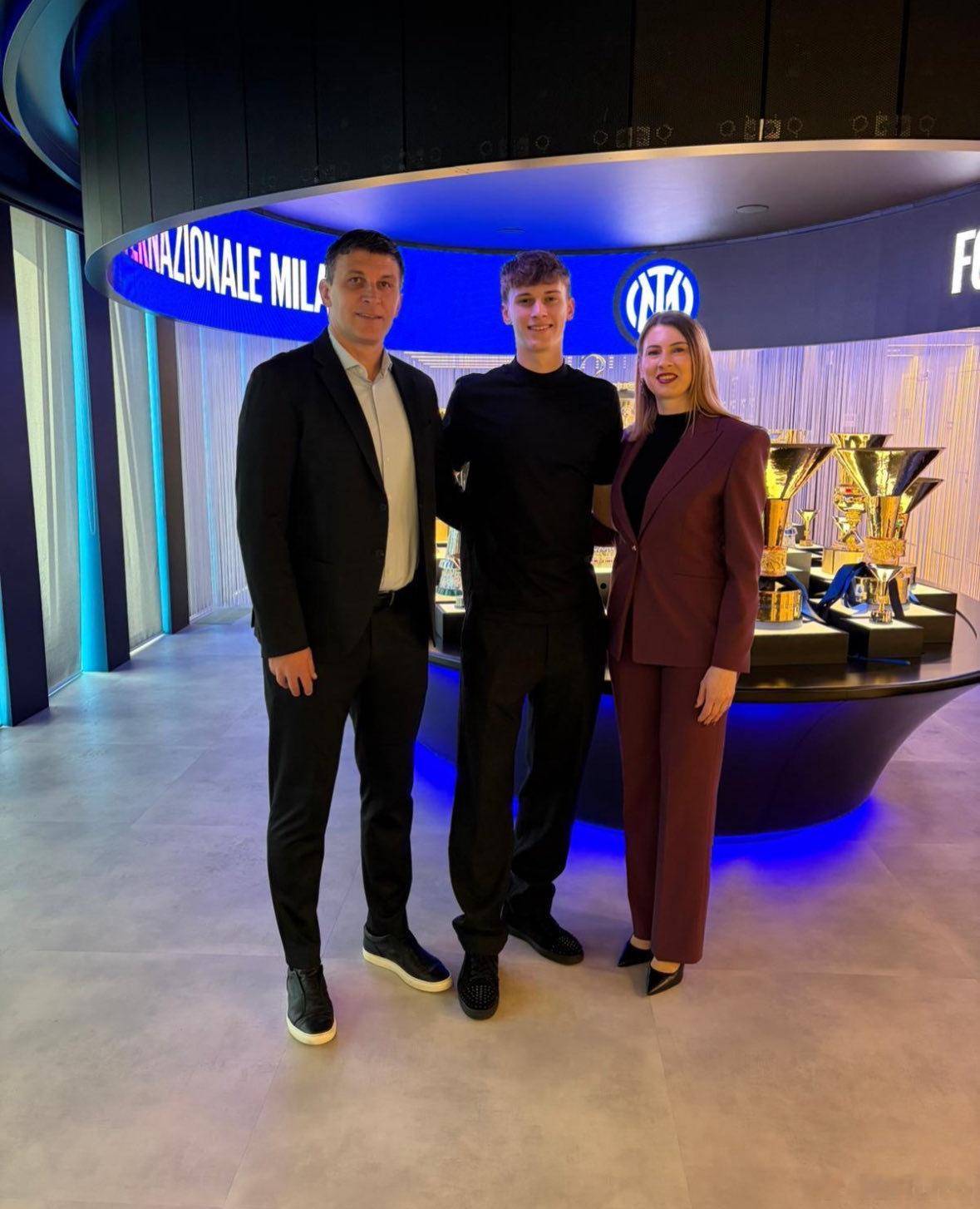 官方：雅基罗维奇从萨格勒布迪纳摩永久转会加盟国际米兰U23国际米兰6比2比萨热点