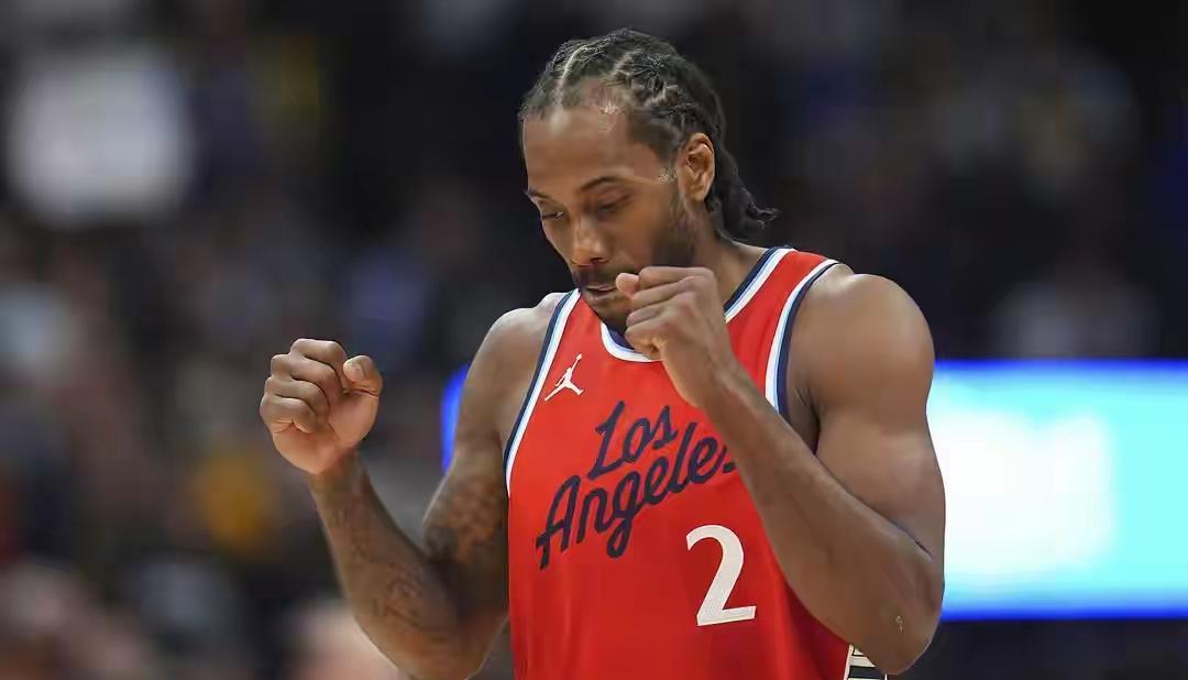 重磅消息！肖华表态将处罚快船！今日NBA举行了股东大会，会后肖华接受了媒体采访