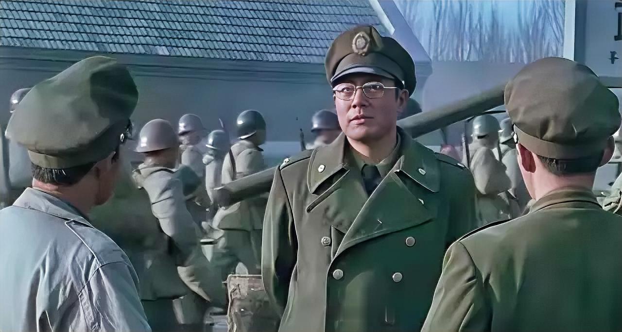1948年10月，廖耀湘让宪兵枪毙作战不力的师长戴海容。戴海容看到宪兵后，命令卫