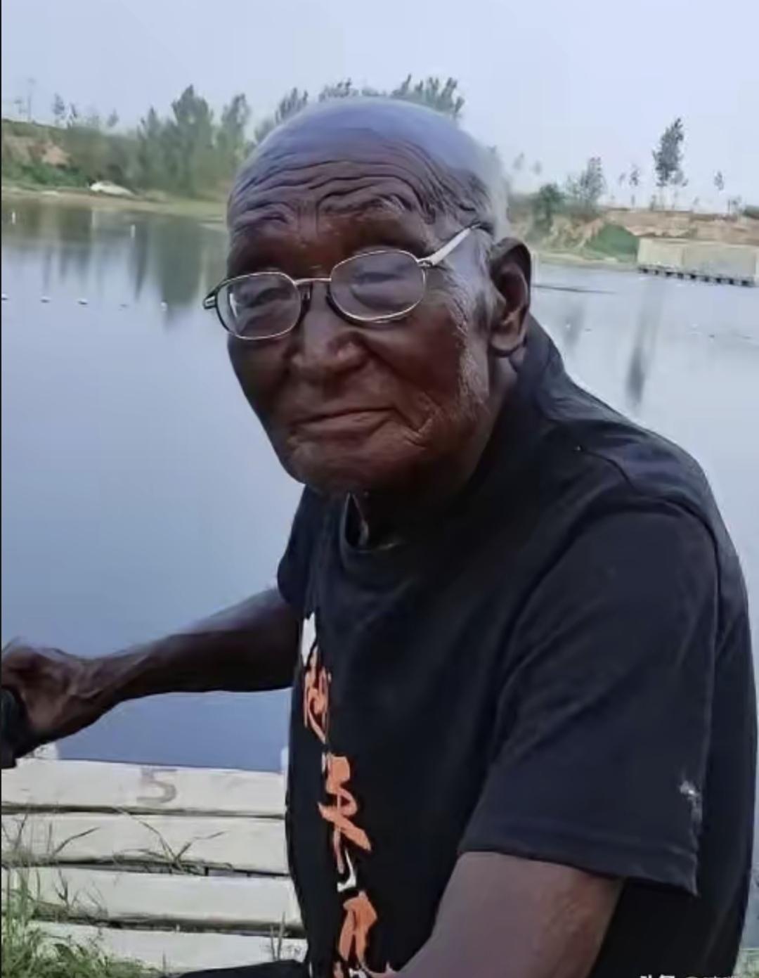 唐山那边传来的消息，安国勇大爷2月20号早上没再起来。75岁，肺纤维化，白肺拖到