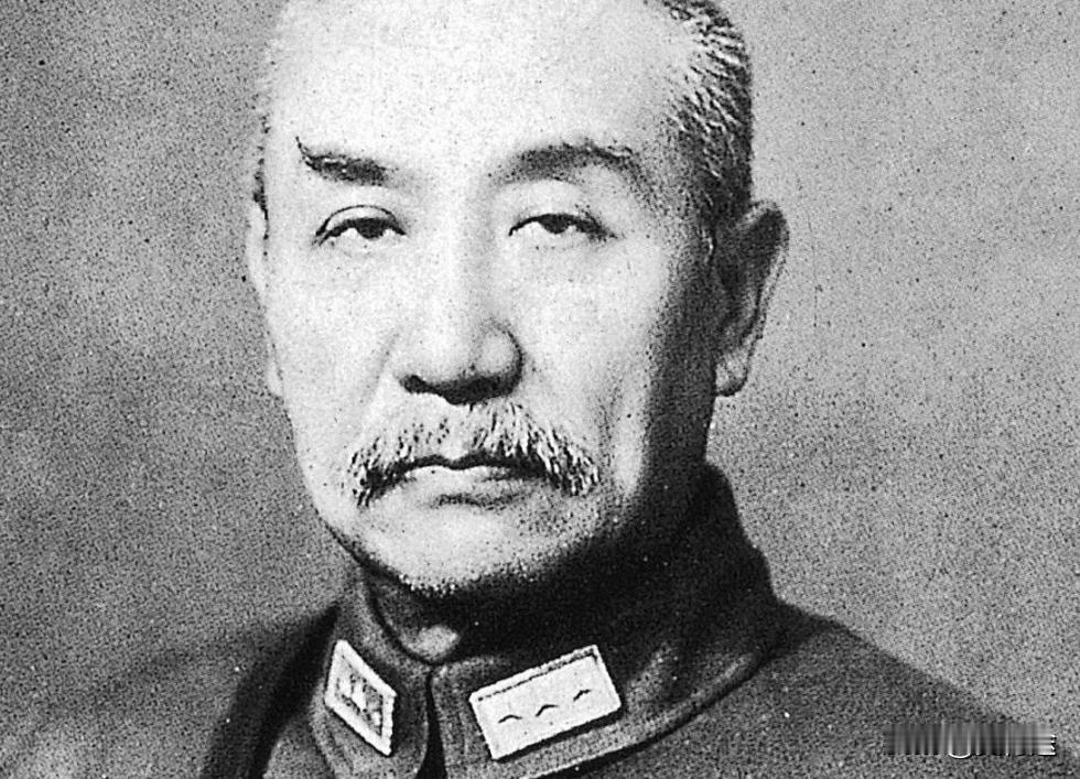 1914年，31岁的阎锡山，娶了14岁的小妾，洞房之夜，阎锡山对小妾说：“你躺下