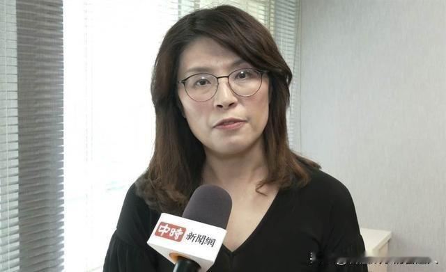 很多人以为郑丽文访陆是两岸破冰的开始——错了！她回来第一句话就把底牌亮出来了：统