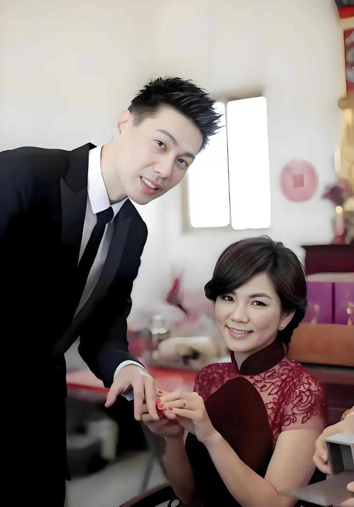 现在才知道，他俩居然是两口子，老公比明星还漂亮​​​